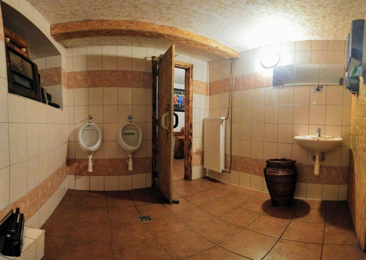 Hostel Doupe Humpolec Exteriör bild